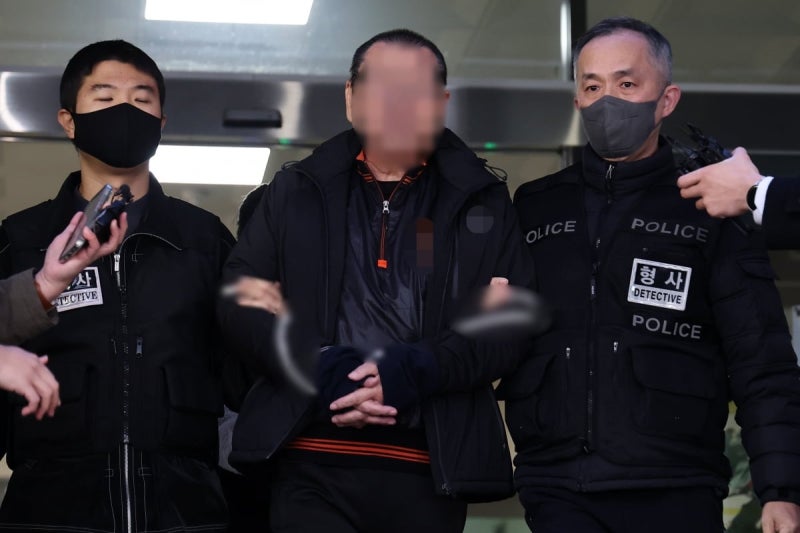 [속보] '역삼 연쇄방화' <b>70대 구속 송치</b>…살인미수 혐의 적용