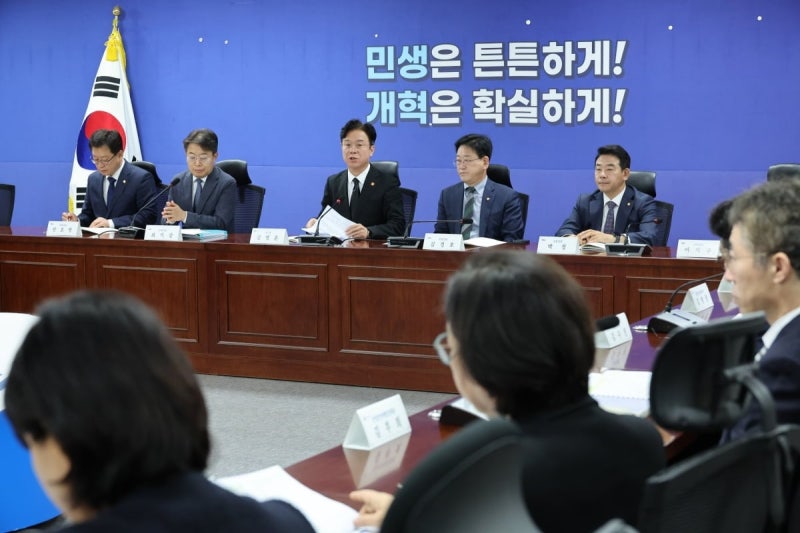 [속보] 당정 "<b>퇴직</b>금 <b>사외적립</b> 단계적 <b>의무화</b>…기금형 <b>퇴직</b>연금 활성"