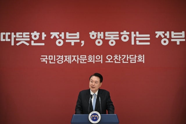 尹 “자유 시장<b>경제</b>, <b>국민</b>이 모두 잘 살게 되는 시스템“