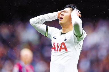 ‘손흥민 선발’ <b>토트넘</b>, <b>풀럼</b>에 0-3 <b>완패</b>…4위 탈환도 실패