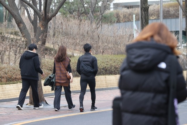 내일 낮 <b>최고</b> 23도…당분간 <b>일교차</b> 커