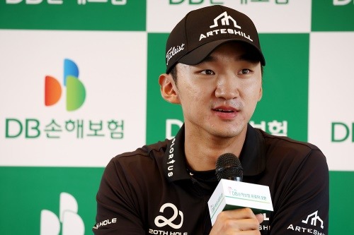 <b>윤상필</b> 코스 레코드 작성하며 <b>개막전 선두</b>