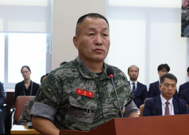 <b>김계환</b> 사령관 “국민이 신뢰할 수 있는 <b>해병대</b> 위해 최선 다하라”