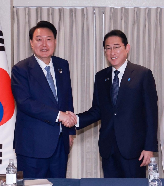 尹 “러북 밀착, <b>심각한 우려</b>”-기시다 “대서양·인태 안보 불가분” [종합]