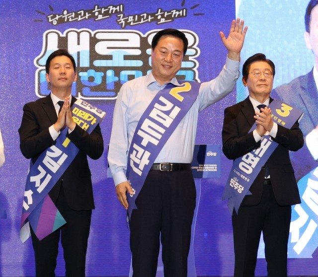 광주 찾은 <b>김두관</b>, 이재명 독주체제 강력 비난