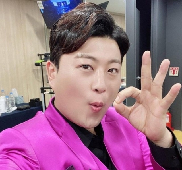 "<b>김호중</b> 선처해달라" <b>뺑소니</b> 피해 택시기사 탄원서 제출