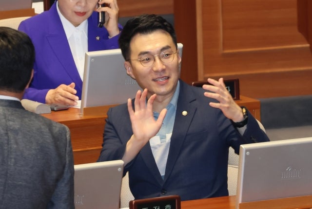 ‘코인 의혹’ <b>김남국</b> 전 의원, <b>검찰</b>서 소환 조사…논란 1년 3개월만