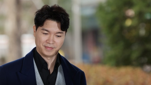 “치명적 허위사실 유포” <b>박수홍</b> 형수에 징역 <b>10개월</b> 구형 …檢 “죄질...