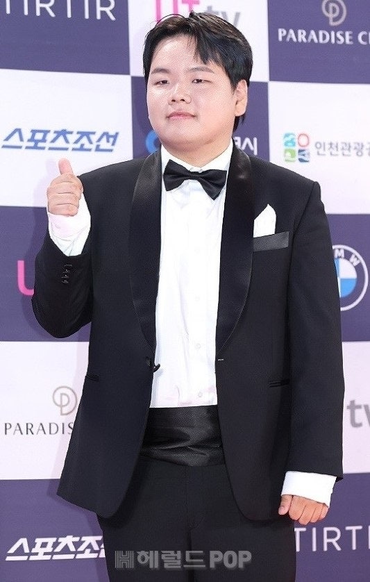 <b>곽튜브</b> ‘절도 의혹’ <b>폭로자</b>는 고2…“모두 허위 사실, 욕먹게 하려고...