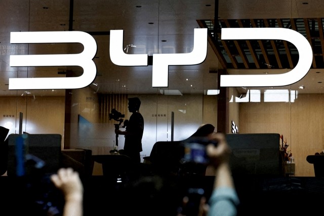 中, ‘<b>전기차 관세</b> 폭탄 예고’ 캐나다 차별 여부 조사