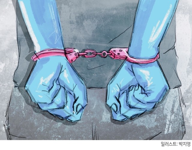 <b>밀양 성폭행</b> 가해자 신상 폭로한 <b>유튜버</b> 구속…‘사적 제재’ 수사선상...