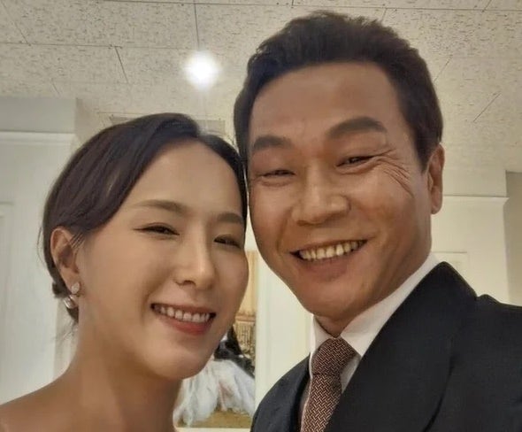 ‘더글로리’ 빌런 <b>류성현</b>, 55세에 품절남 됐다…<b>18세</b> 연하와 결혼
