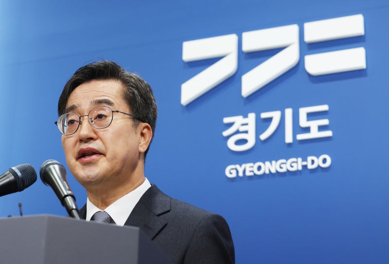 김동연 경기도지사 “내란수괴 尹<b>구속</b>, <b>당연</b>한 결과” [尹<b>구속</b>]