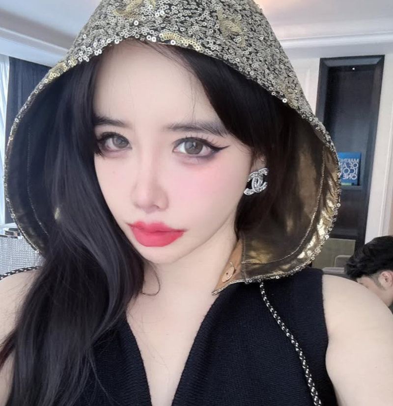 <b>박봄</b>, 왜 이러나…“셀프열애설? 이민호가 시켰다”