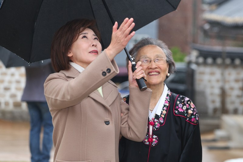 <b>나경원</b> “한덕수, 대행으로서 역할에 집중해 달라”