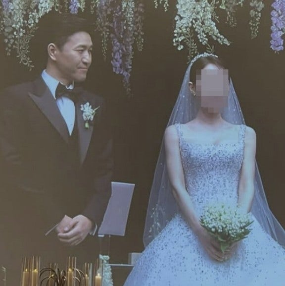 인순이, <b>김종민 아내</b> 사진 올렸다 ‘빛삭’…무슨일?