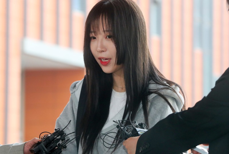 <b>쯔양</b>, 가세연 김세의 겨눴다…‘수사팀 교체’ <b>경찰</b> 재출석