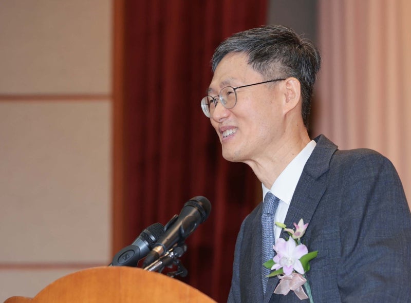 <b>문형배</b>, <b>서울시립대 로스쿨</b> 강단 설 듯…“고민 중”
