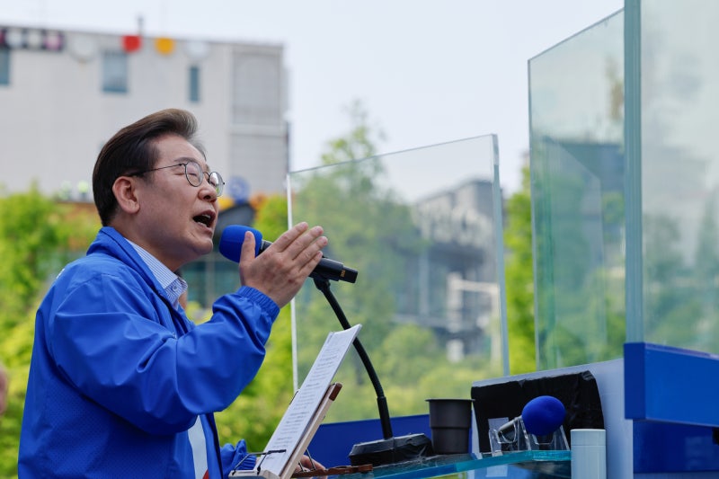 <b>이재명</b> “동물학대 가해자 일정 기간 사육 금지 제도 도입”