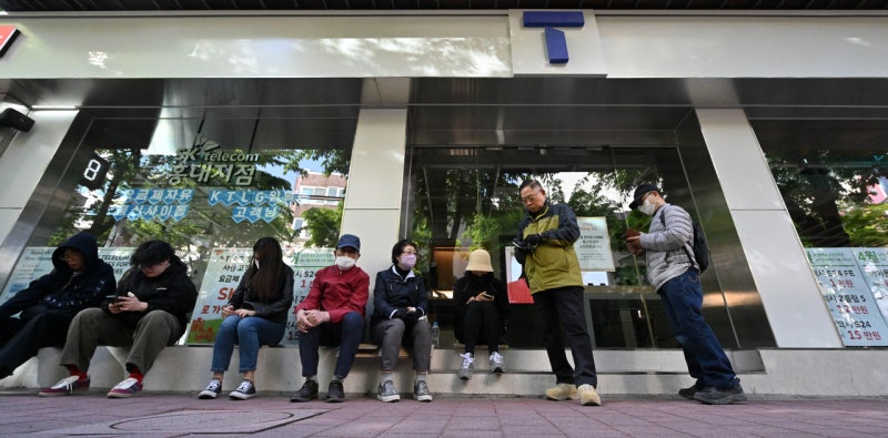 “2차 피해 0건, 전혀 없는데” SKT <b>해킹</b> 사태 불붙인 ‘공포’ 논란…...