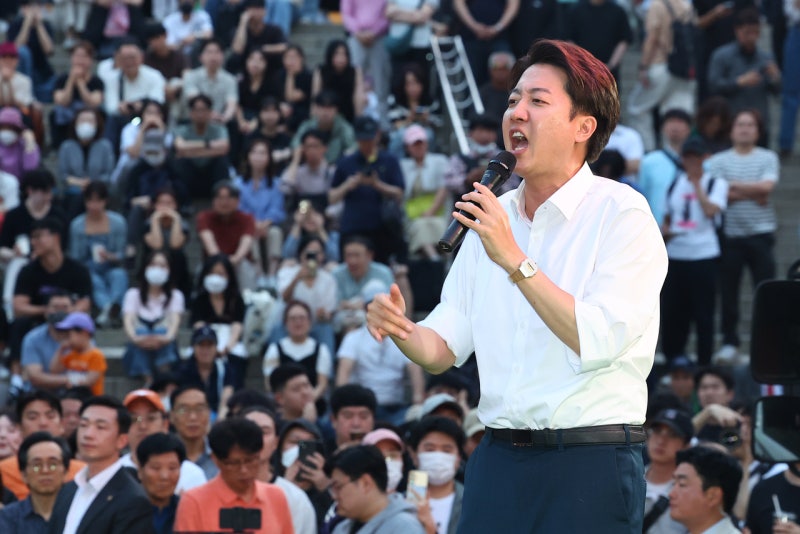 <b>이준석</b> “김문수 이미 졌다…기호 4번에 투자를”