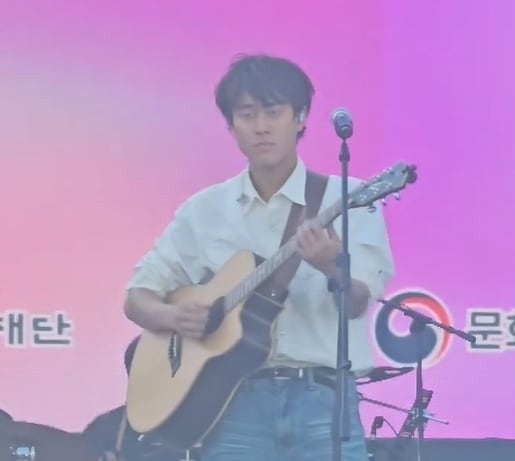 반말 지시에 리허설 강제 중단…<b>이무진</b>, 행사 중 <b>갑질</b> 당해 “강경 대응...
