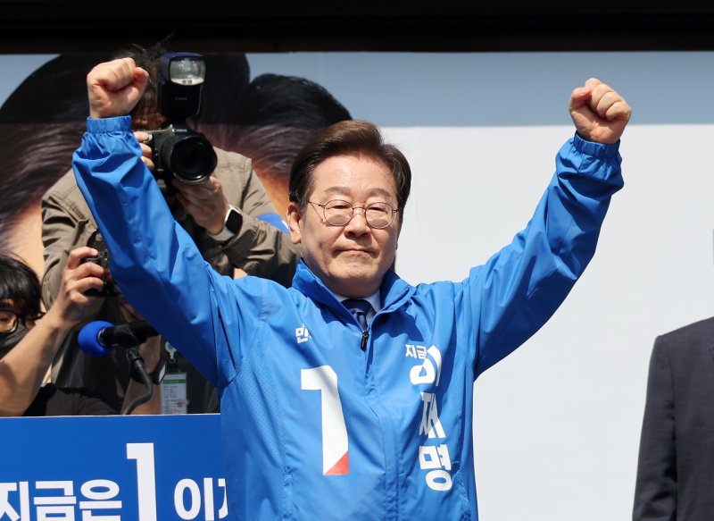 “<b>부정선거</b>” VS “내란청산”…정권교체 후 첫 주말 <b>집회</b> 인산인해