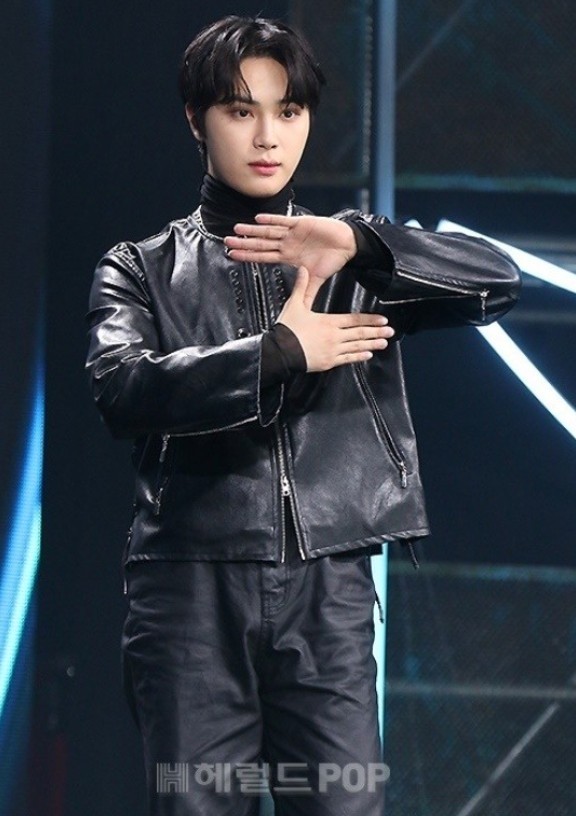더보이즈 <b>주학년</b>, <b>사생활 논란</b>에 결국 팀 떠난다