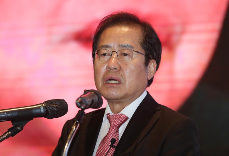 <b>홍준표</b> “<b>국힘 중진</b>, 尹·韓보다 더 나쁜 놈들…보수세력 초토화될 것”