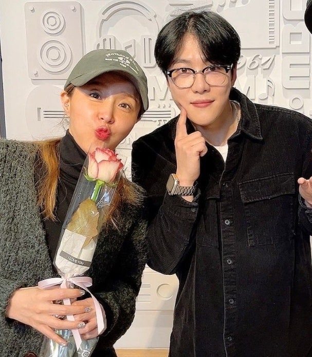 “양다리 걸치다가”…<b>신지</b> 예비신랑 <b>문원</b> 과거 ‘시끌’