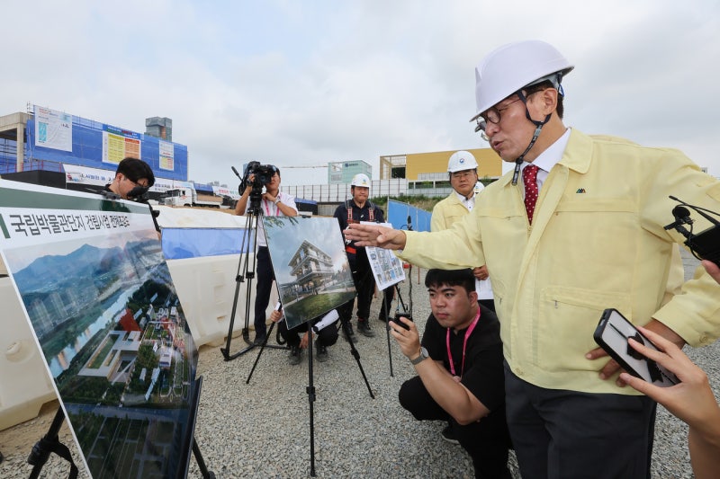 <b>김민석 총리</b>, 재난대응 <b>점검</b>으로 집무 시작 [어린이 캠프 덮친 텍사스 ...