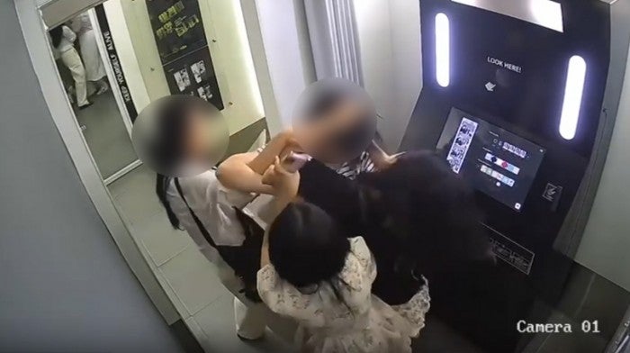 [영상] 한국 여성들, <b>베트남</b> 현지인 머리채 잡고 <b>무차별 폭행</b>…무슨 일...