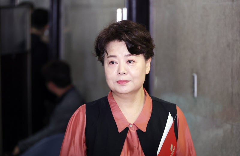 <b>윤희숙</b>, 이번엔 ‘중진 거취 결단’ 폭탄…더 깊은 수렁 빠진 국힘[이런...