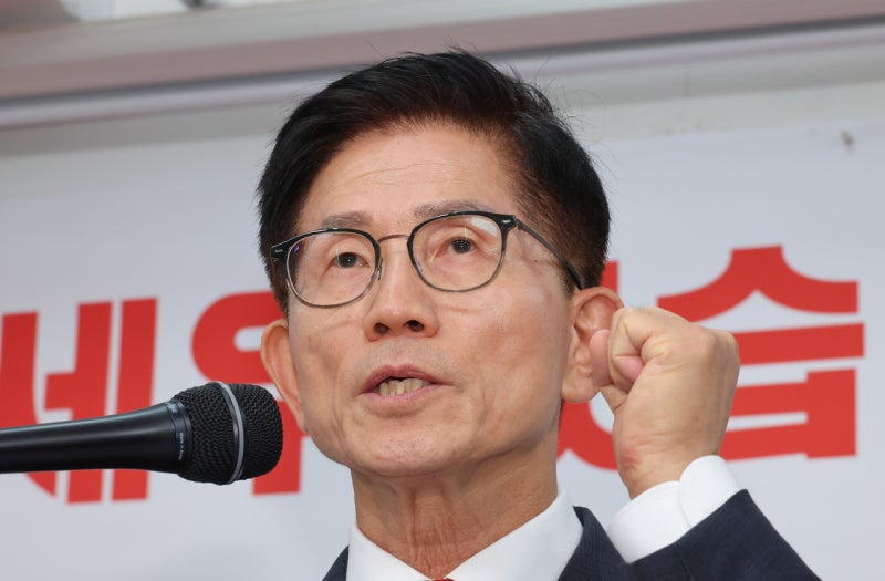 “<b>이재명 독재 폭주</b> 막을 것”…<b>김문수</b>, 국민의힘 대표 출마선언