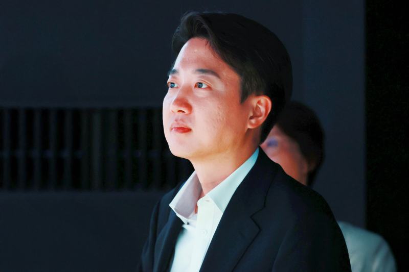특검, <b>이준석</b> 전격 <b>압수수색</b>…尹 부부 손잡고 ‘공천개입’ 공모 혐의