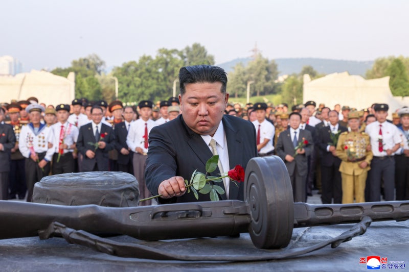 “<b>트럼프</b>, 北 <b>비핵화</b> 위해 <b>김정은</b>과 <b>대화</b> 열려 있어”