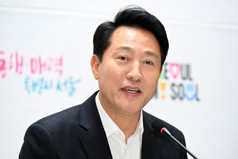 오세훈, <b>서울라이트DDP</b> 개막식 참석