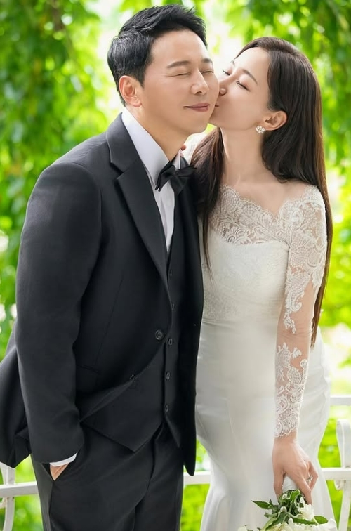 ‘서프라이즈’ 김태희 <b>결혼</b>한다…<b>김하영</b>, 웨딩화보 공개