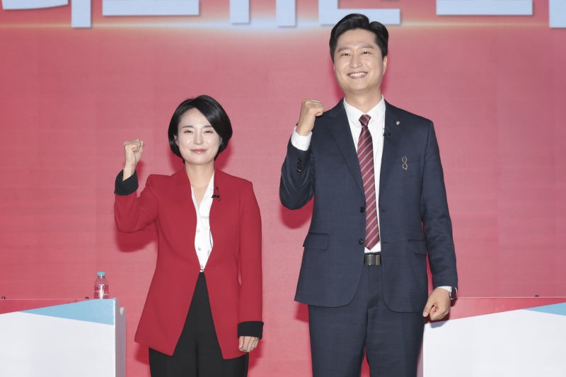 野 우재준-손수조 ‘<b>계몽령</b>’ <b>공방</b>…청년최고위원 토론서 충돌