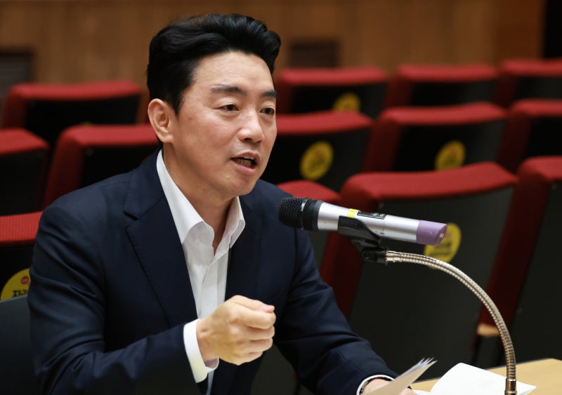 [속보] <b>강훈식</b> 비서실장 “김정은 방중 사전에 인지…한미 정상회담 이...