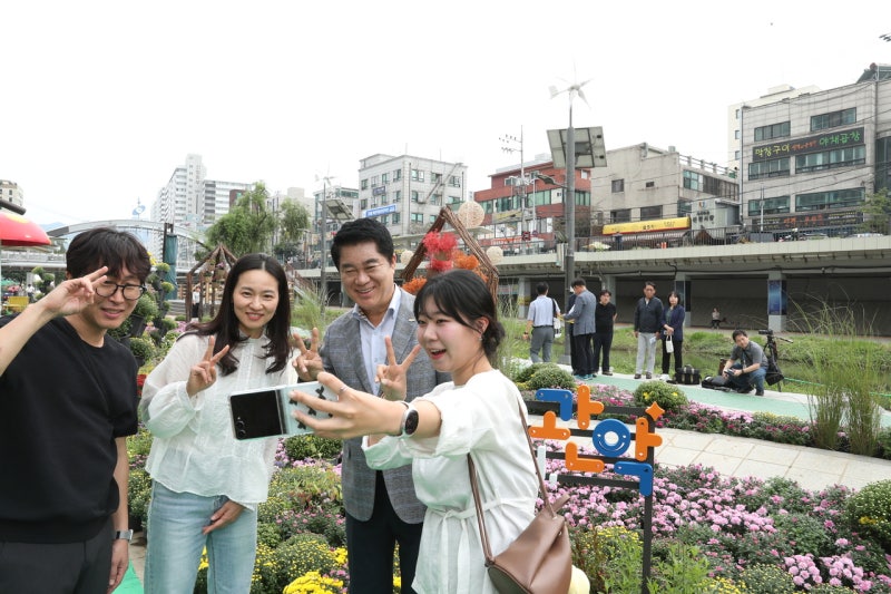 관악구 <b>별빛내린천 국화정원</b> 조성
