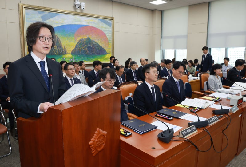 <b>주병기</b> “MS 끼워팔기·명륜진사갈비 대부업 의혹 조사 중”