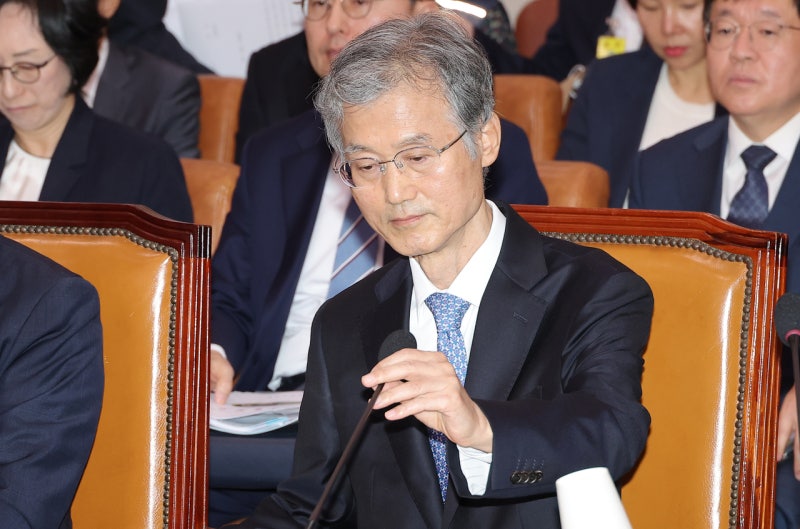 <b>조희대</b>, <b>대법원</b> 현장<b>감사</b> 출석 “국민 요구 세심히 살피겠다”