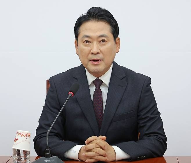 <b>장동혁</b> “아파트 4채 가격 6억, 김병기·이재명 아파트와 바꾸자”
