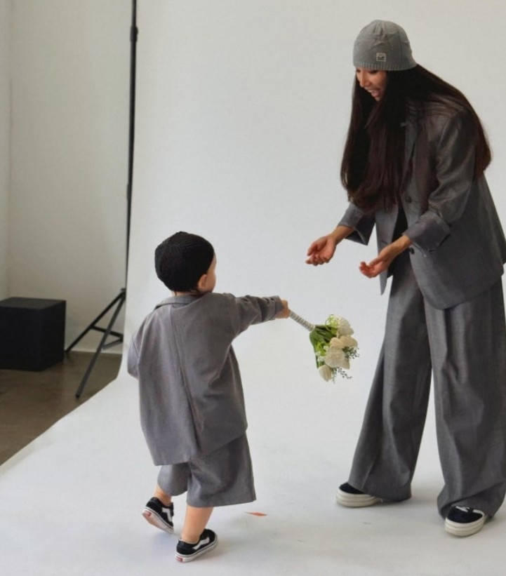 문가비 ‘<b>정우성 혼외자</b>’ <b>아들</b> 공개…친자 인정 후 첫 근황