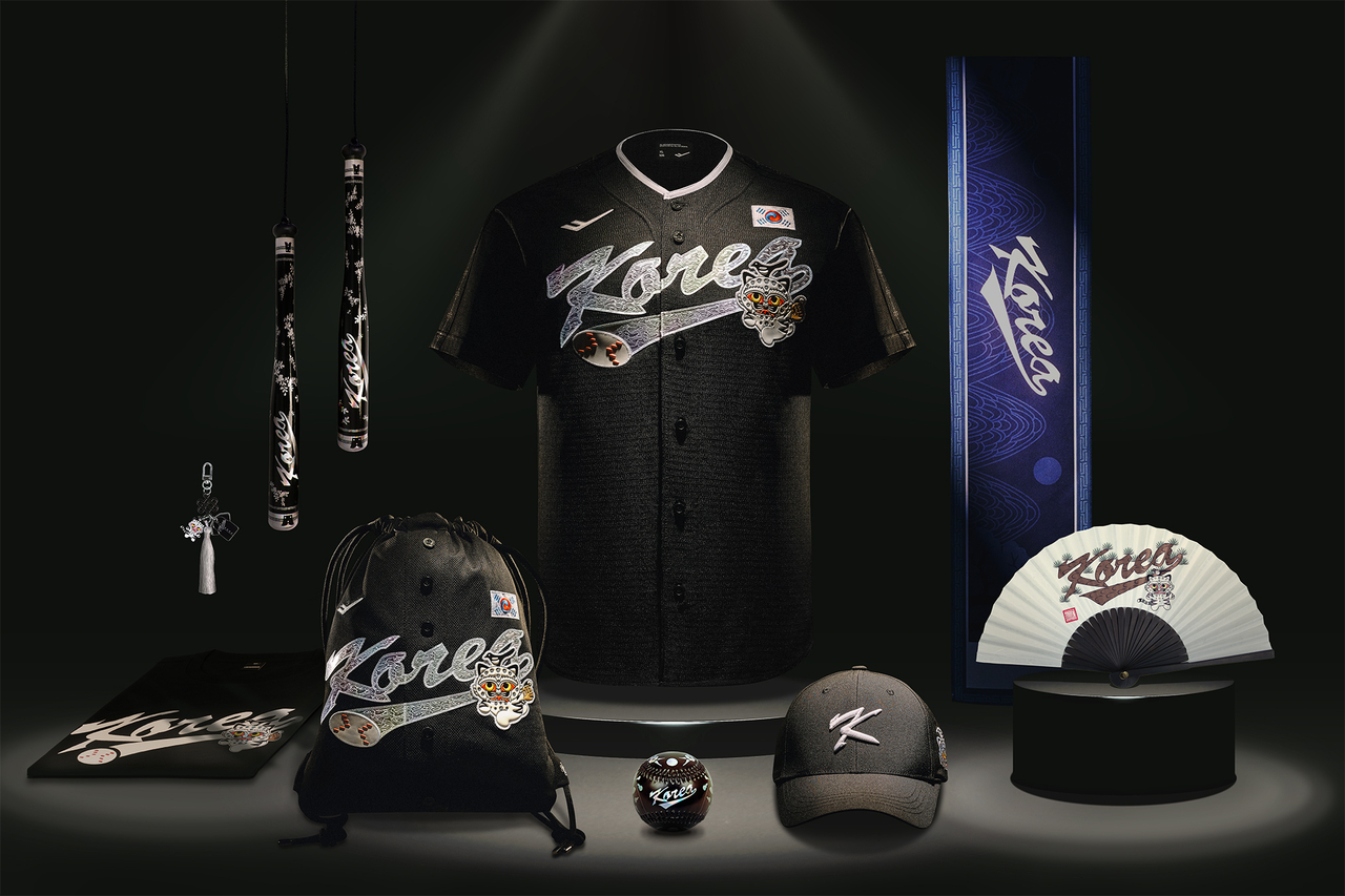 K-대박템들이 손잡았다…‘KBO x 뮷즈’ <b>야구 대표팀 콜라보</b> 상품 출시