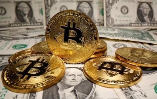 비트코인, ‘셧다운 해제 초읽기’ 10만5000달러…리플 <b>ETF</b> 기대 8% 급등...