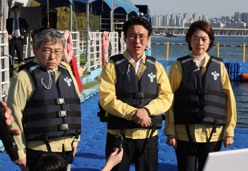 김 총리 “<b>한강버스 안전</b>성 심각한 우려…사고 원인 철저 조사” 특별 ...