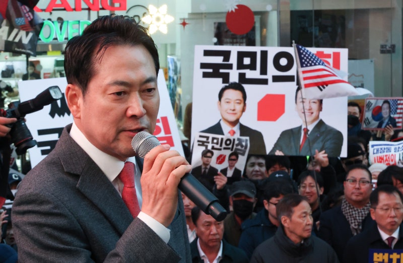 <b>장동혁</b>, 대구서 <b>계엄</b> 입 열었다…“국민 고통, <b>책임 통감</b>”