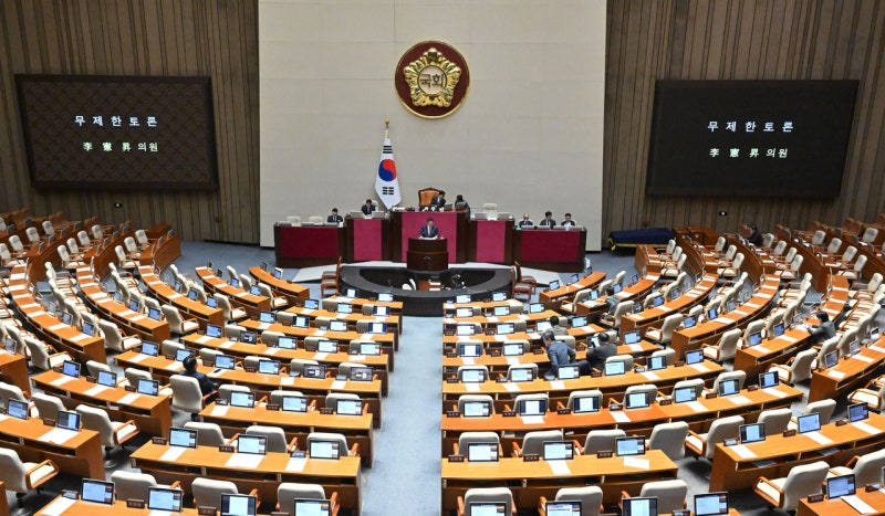 [속보] 野, <b>은행법 개정안 필리버스터</b> 돌입